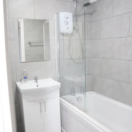 Watford Gemini - Thanet House, Nr Watford Metropolitan, M1,M25 Exterior photo