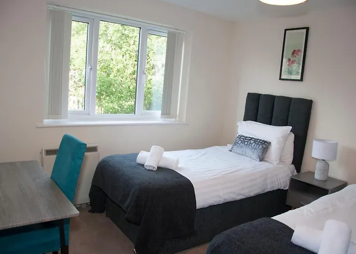 Watford Gemini - Thanet House, Nr Watford Metropolitan, M1,M25